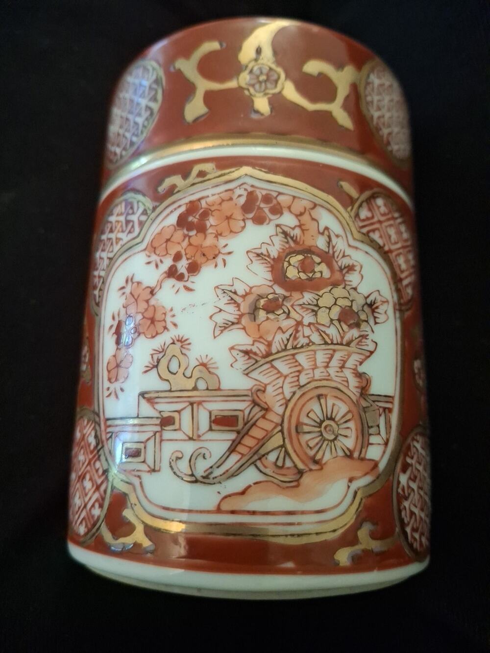 Vintage GOLD IMARI Hand Painted Spice / Tea Jar w Lid Red Flowers & Rickshaw 4"T
